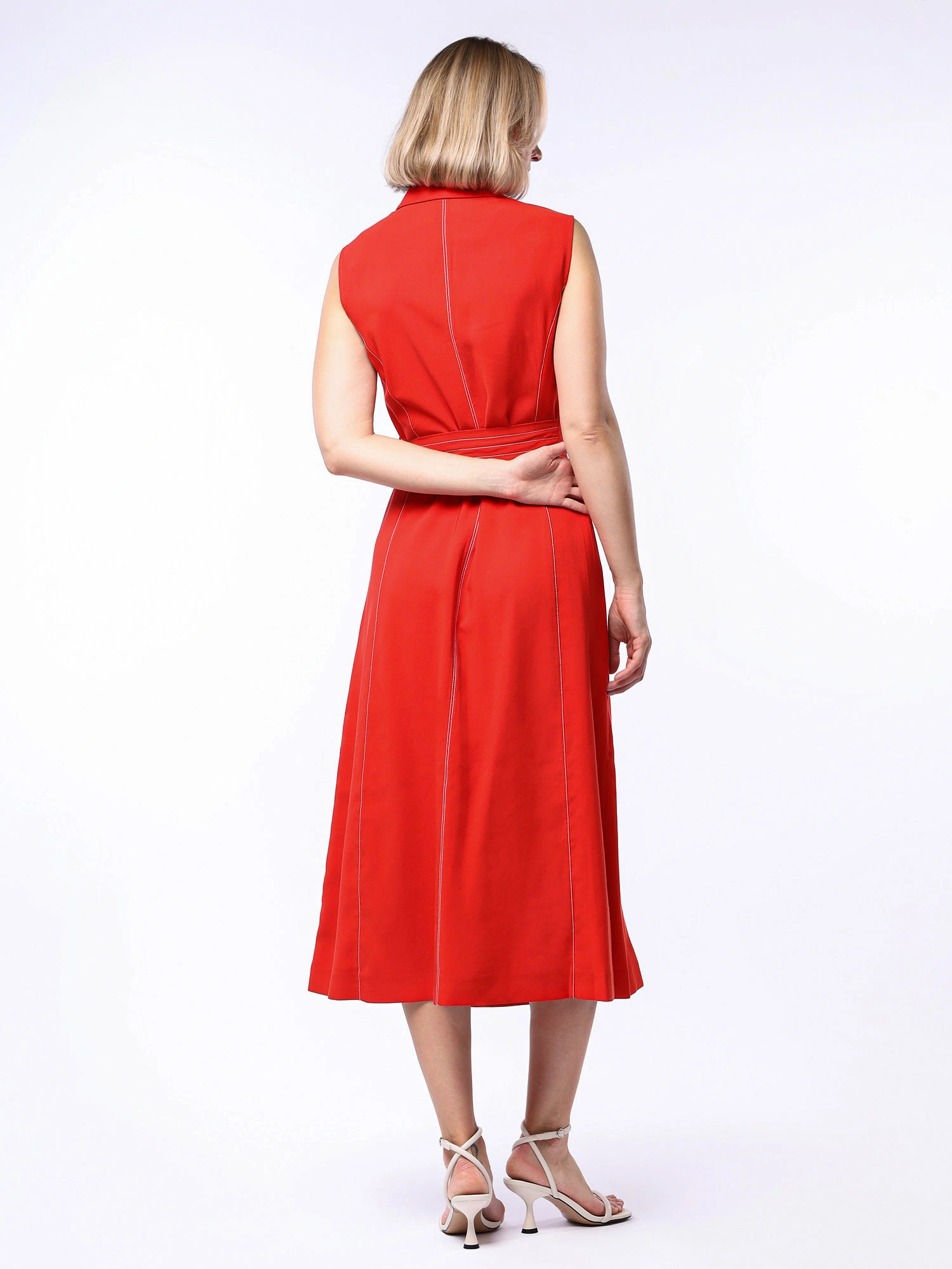 Платье красного цвета из смесовой вискозы расклешенного кроя